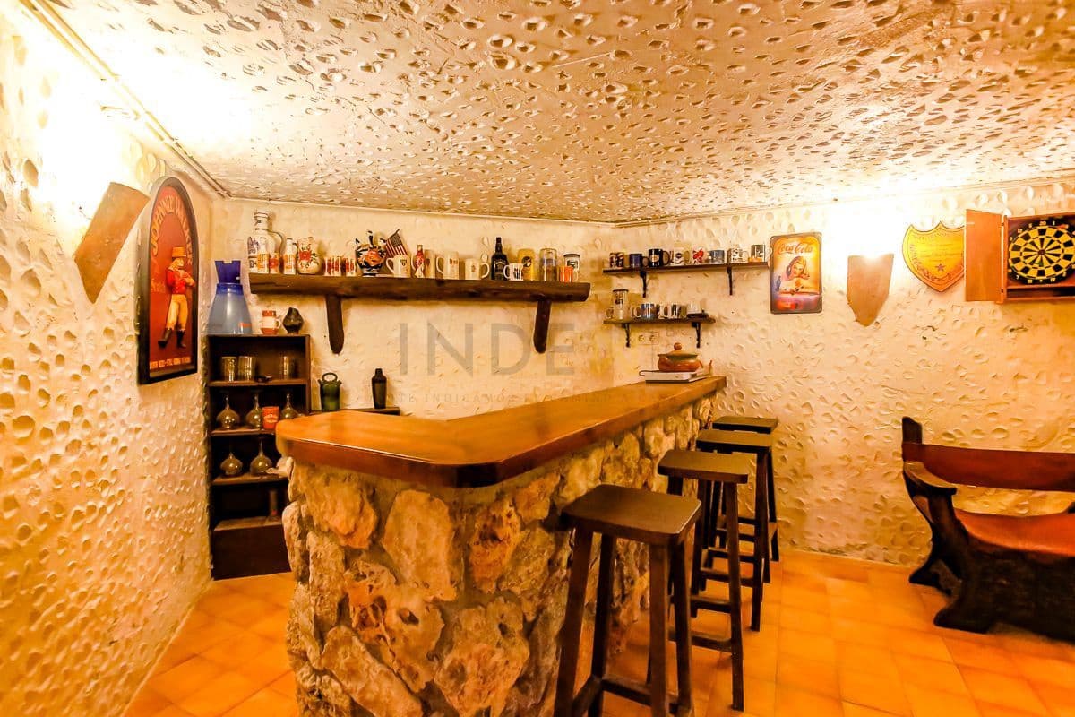 6 bedroom Villa for sale in Roda de Bara - € 1,500,000 (Ref: 9276088)