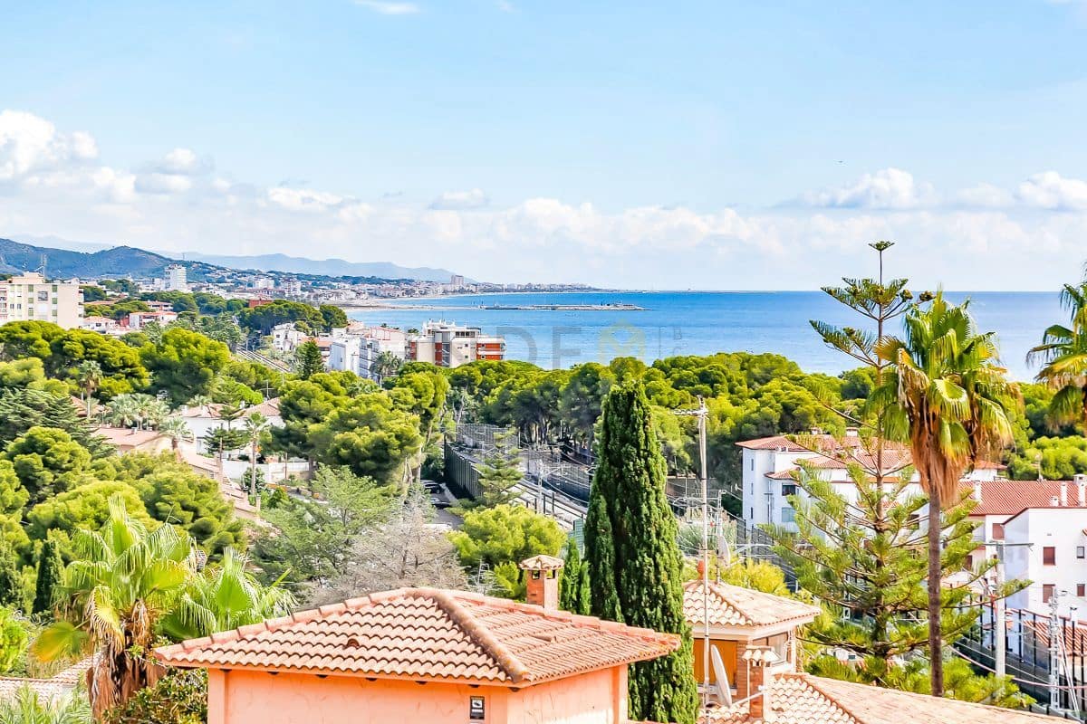 6 bedroom Villa for sale in Roda de Bara - € 1,500,000 (Ref: 9276088)