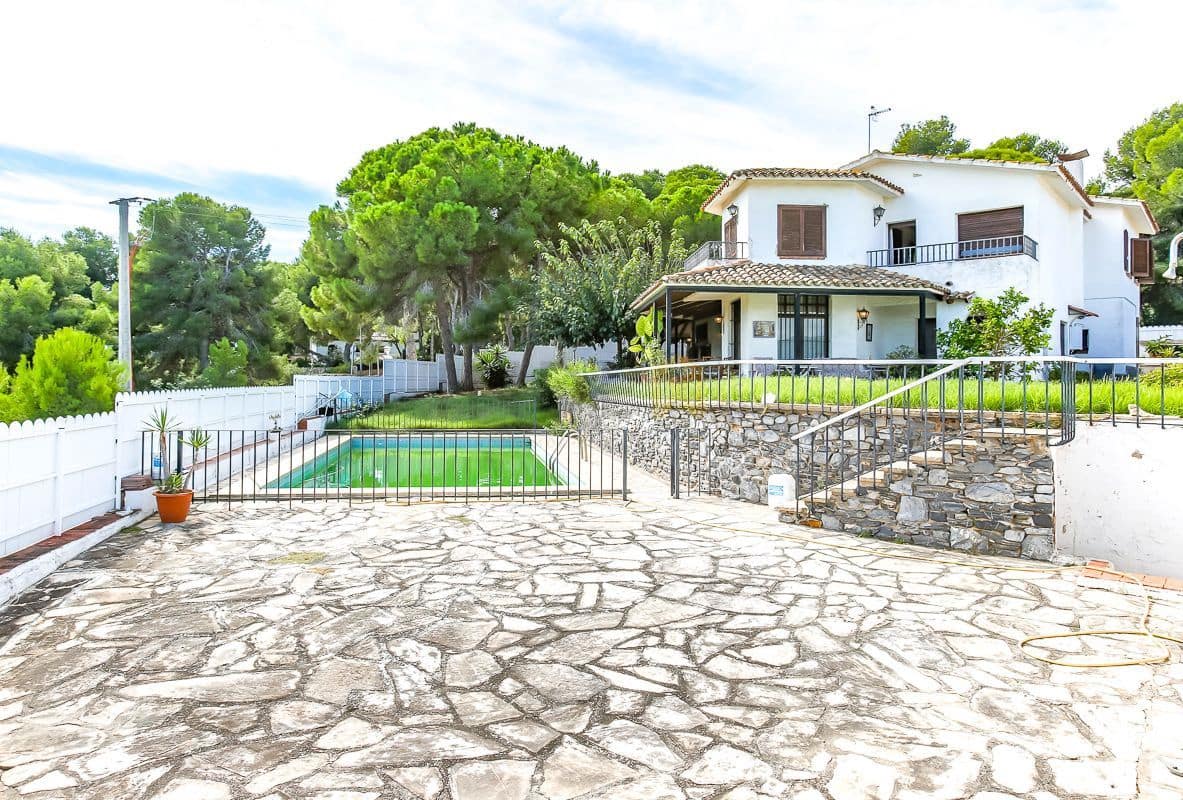 6 bedroom Villa for sale in Roda de Bara - € 1,500,000 (Ref: 9276088)