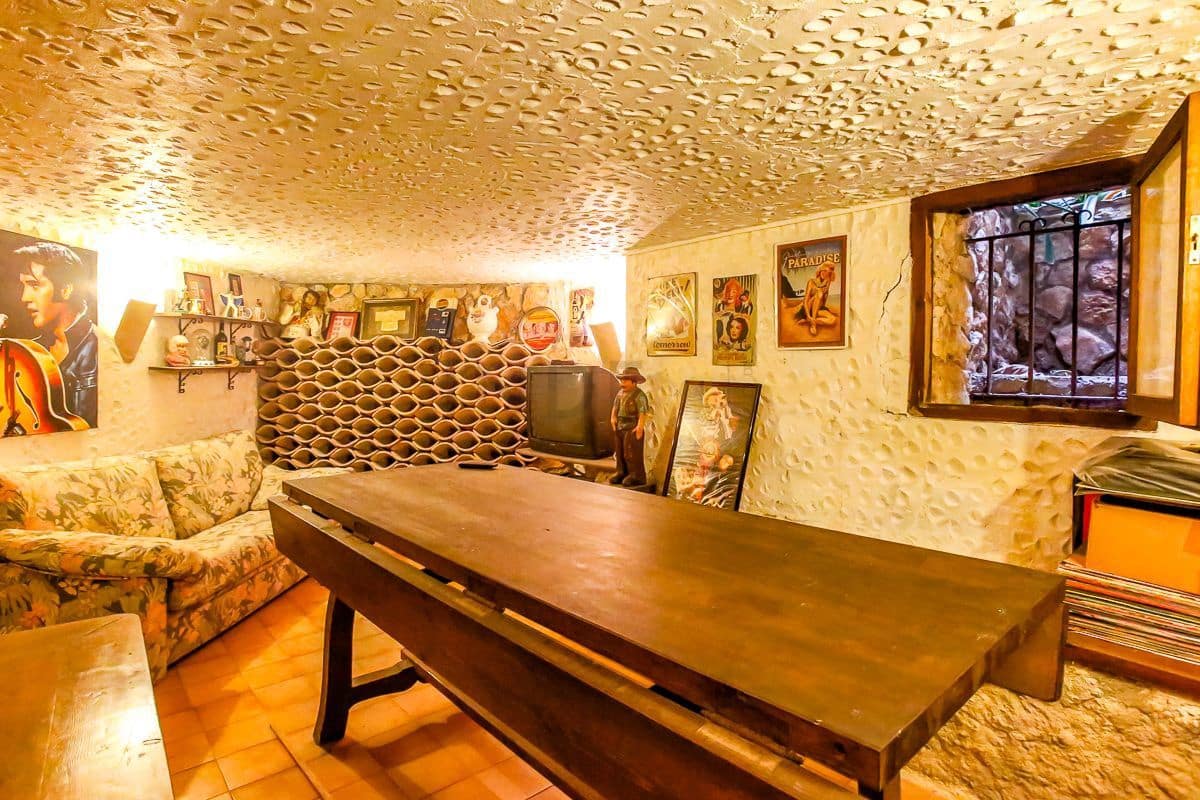 6 bedroom Villa for sale in Roda de Bara - € 1,500,000 (Ref: 9276088)