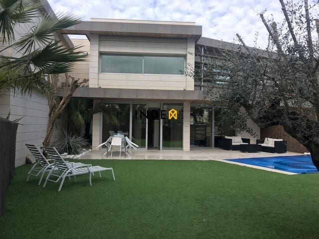 4 quarto Moradia para arrendar em Sitges com piscina garagem - 4 800 € (Ref: 9461811)