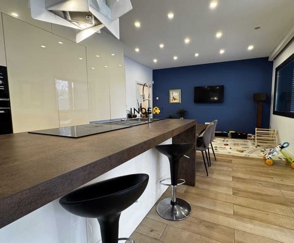 10 chambre Villa/Maison à vendre à Cubelles avec piscine garage - 760 000 € (Ref: 9474699)