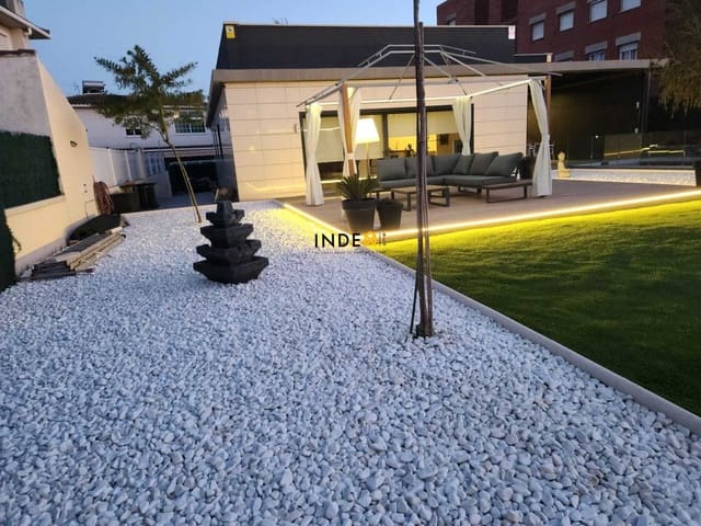 10 chambre Villa/Maison à vendre à Cubelles avec piscine garage - 760 000 € (Ref: 9474699)