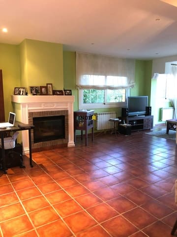 3 soveværelse Villa til salg i Sant Pere de Ribes med swimmingpool garage - € 490.000 (Ref: 9474700)