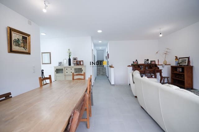 4 sovrum Villa till salu i Canyelles med garage - 360 000 € (Ref: 9526204)