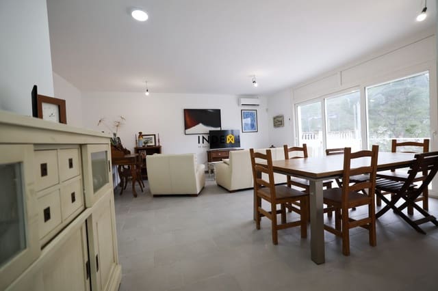 4 sovrum Villa till salu i Canyelles med garage - 360 000 € (Ref: 9526204)