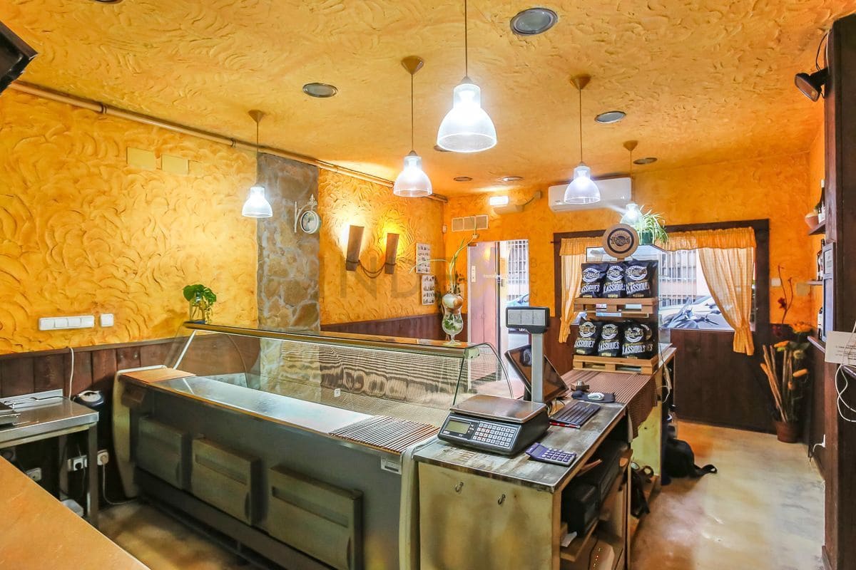 Gewerbe zu verkaufen in Vilanova i la Geltru - 147.000 € (Ref: 9585889)