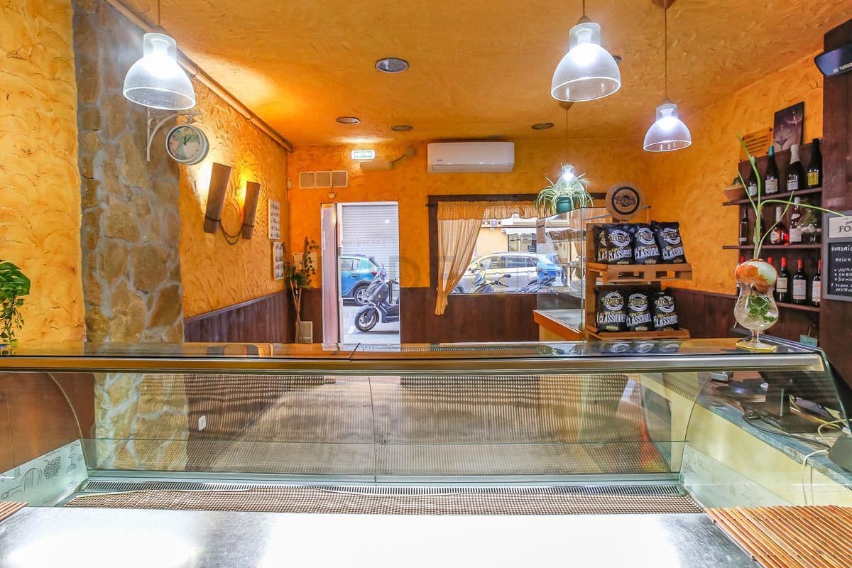 Gewerbe zu verkaufen in Vilanova i la Geltru - 147.000 € (Ref: 9585889)