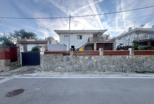 3 soverom Villa til salgs i Canyelles med svømmebasseng garasje - € 310 000 (Ref: 9627289)