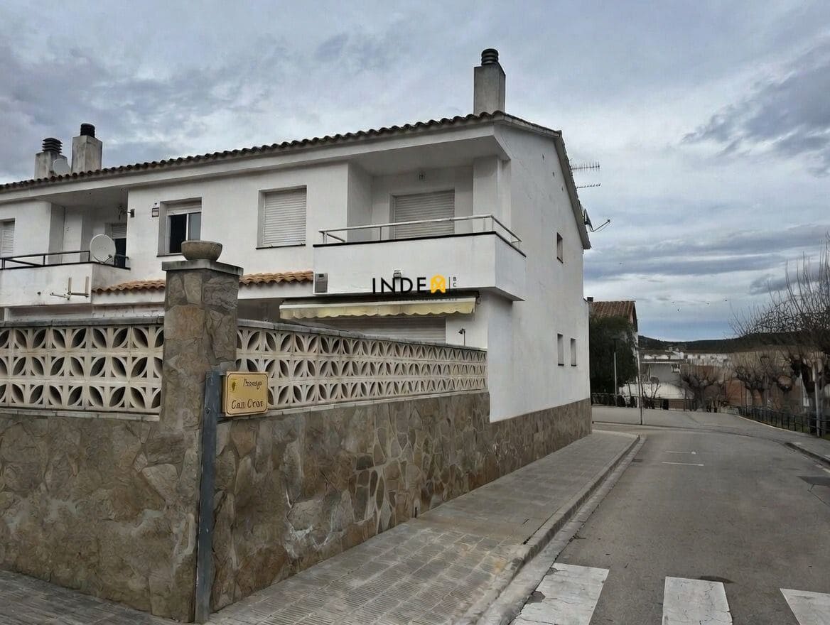 4 soverom Kjedet enebolig til salgs i Canyelles med garasje - € 330 000 (Ref: 9670089)