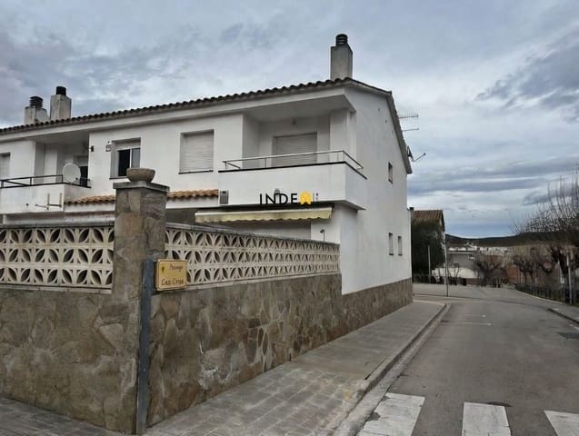 4 Zimmer Doppelhaus zu verkaufen in Canyelles mit Garage - 330.000 € (Ref: 9670089)