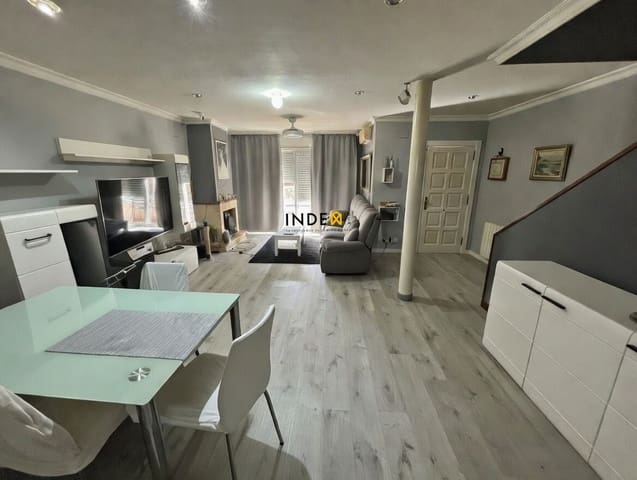 4 Zimmer Doppelhaus zu verkaufen in Canyelles mit Garage - 330.000 € (Ref: 9670089)