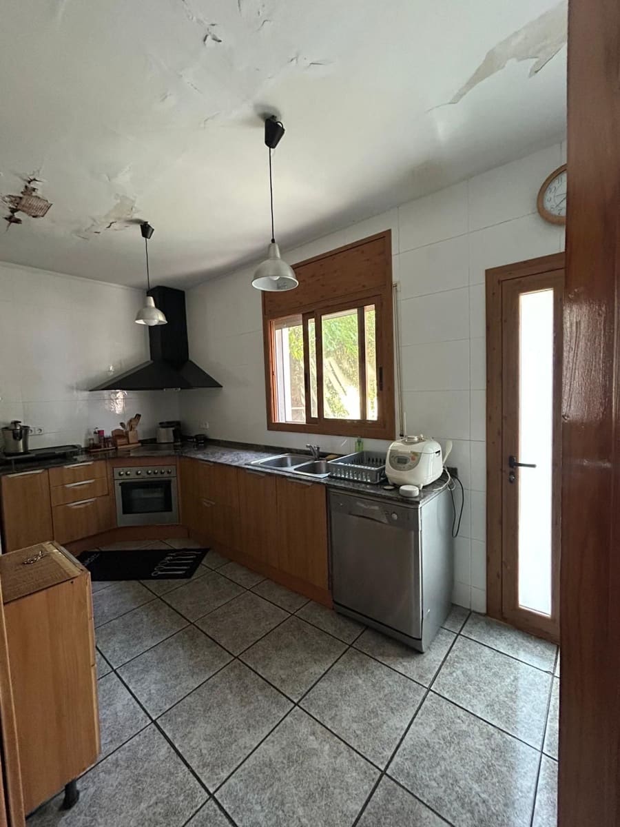 3 bedroom Villa for sale in Olivella - € 299,000 (Ref: 9777703)