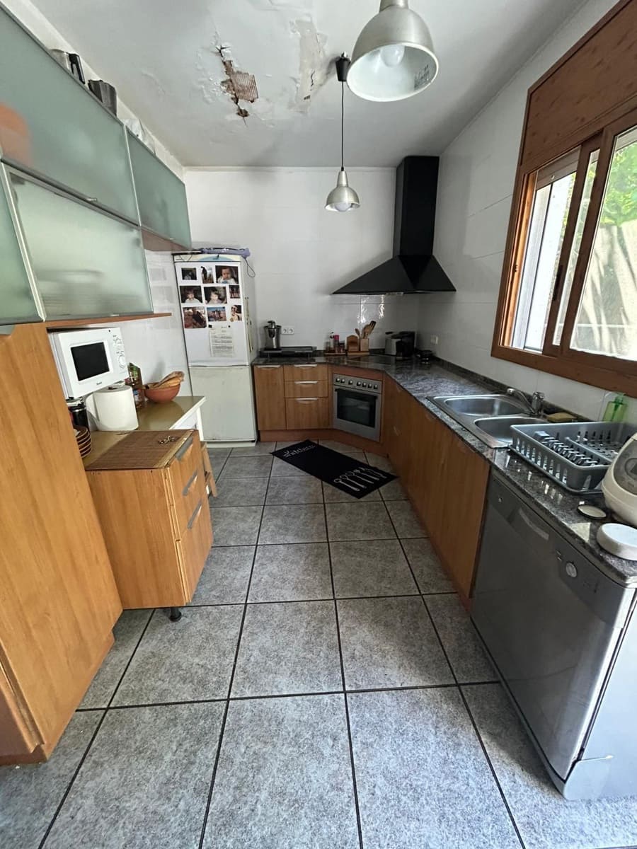 3 bedroom Villa for sale in Olivella - € 299,000 (Ref: 9777703)