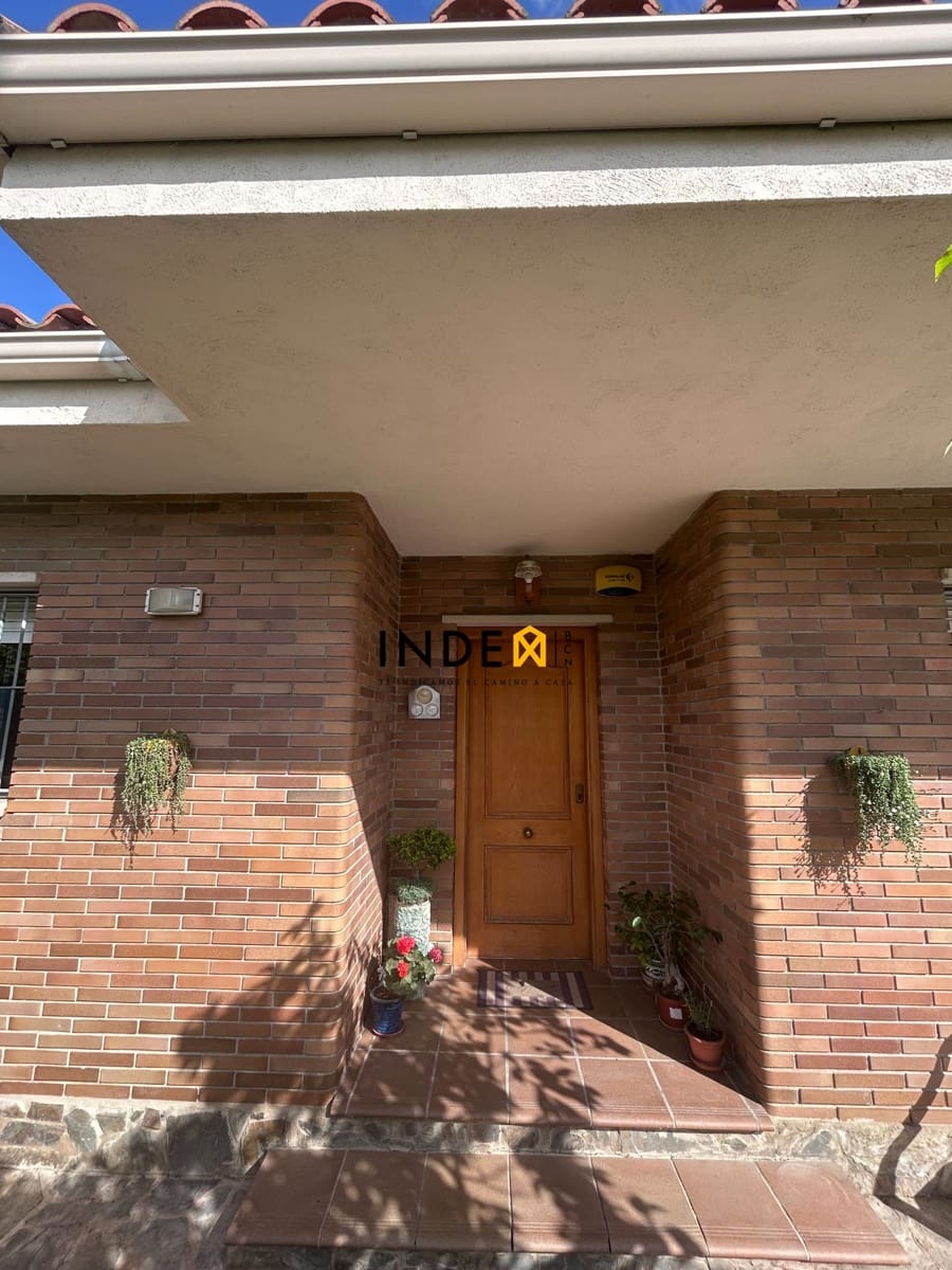 3 makuuhuone Huvila myytävänä paikassa Sitges mukana 
autotalli - 685 000 € (Ref: 9806178)