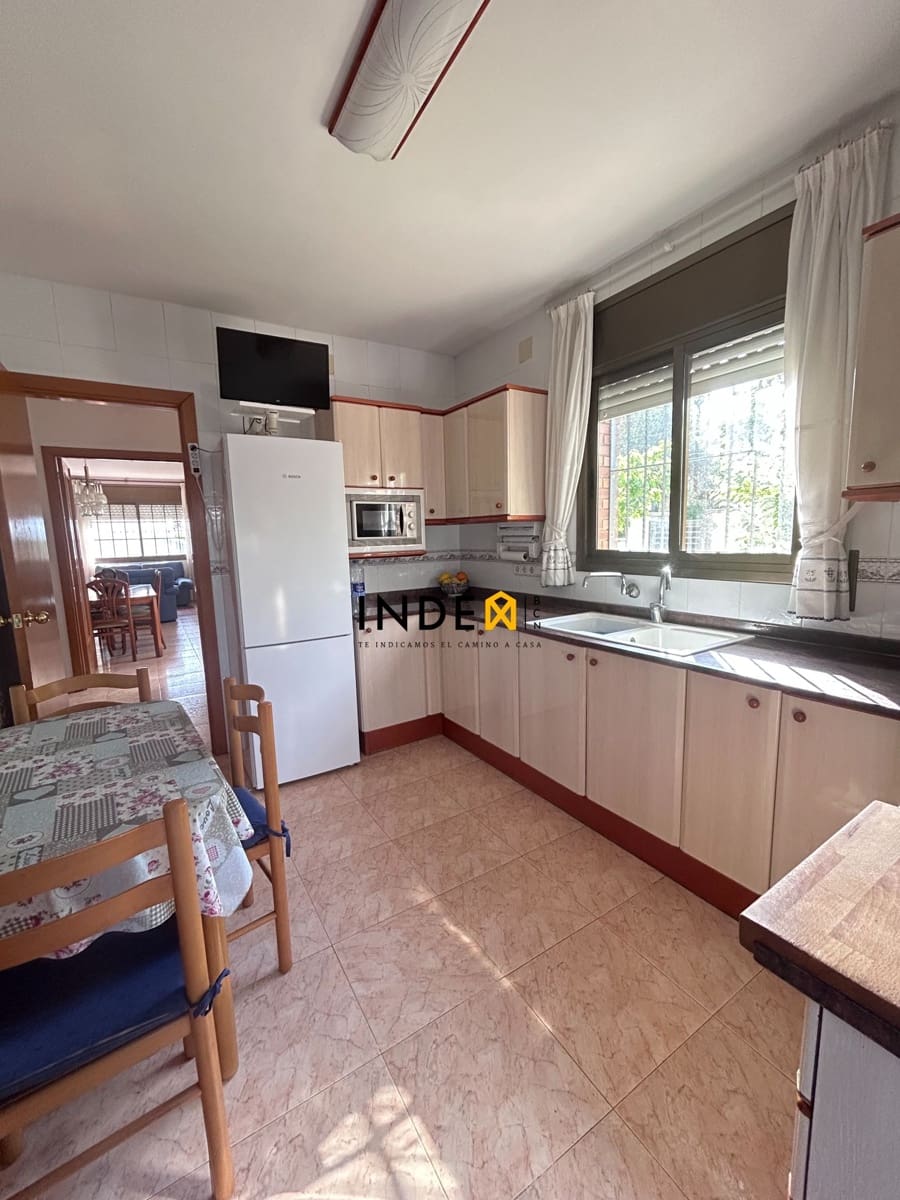 3 makuuhuone Huvila myytävänä paikassa Sitges mukana 
autotalli - 685 000 € (Ref: 9806178)