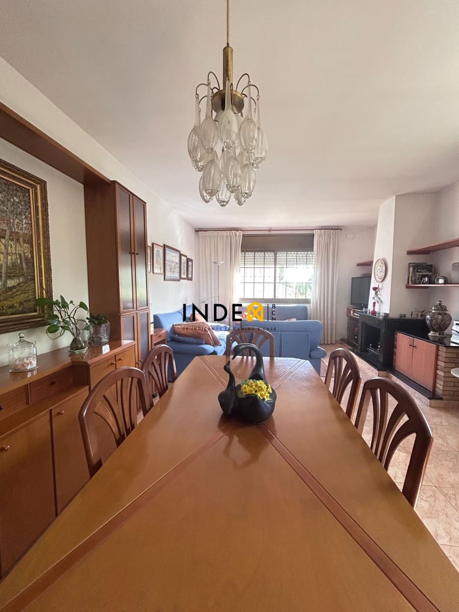 3 makuuhuone Huvila myytävänä paikassa Sitges mukana 
autotalli - 685 000 € (Ref: 9806178)