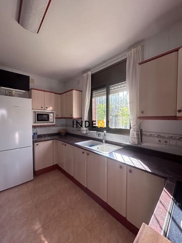 3 makuuhuone Huvila myytävänä paikassa Sitges mukana 
autotalli - 685 000 € (Ref: 9806178)