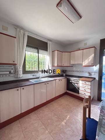 3 makuuhuone Huvila myytävänä paikassa Sitges mukana 
autotalli - 685 000 € (Ref: 9806178)