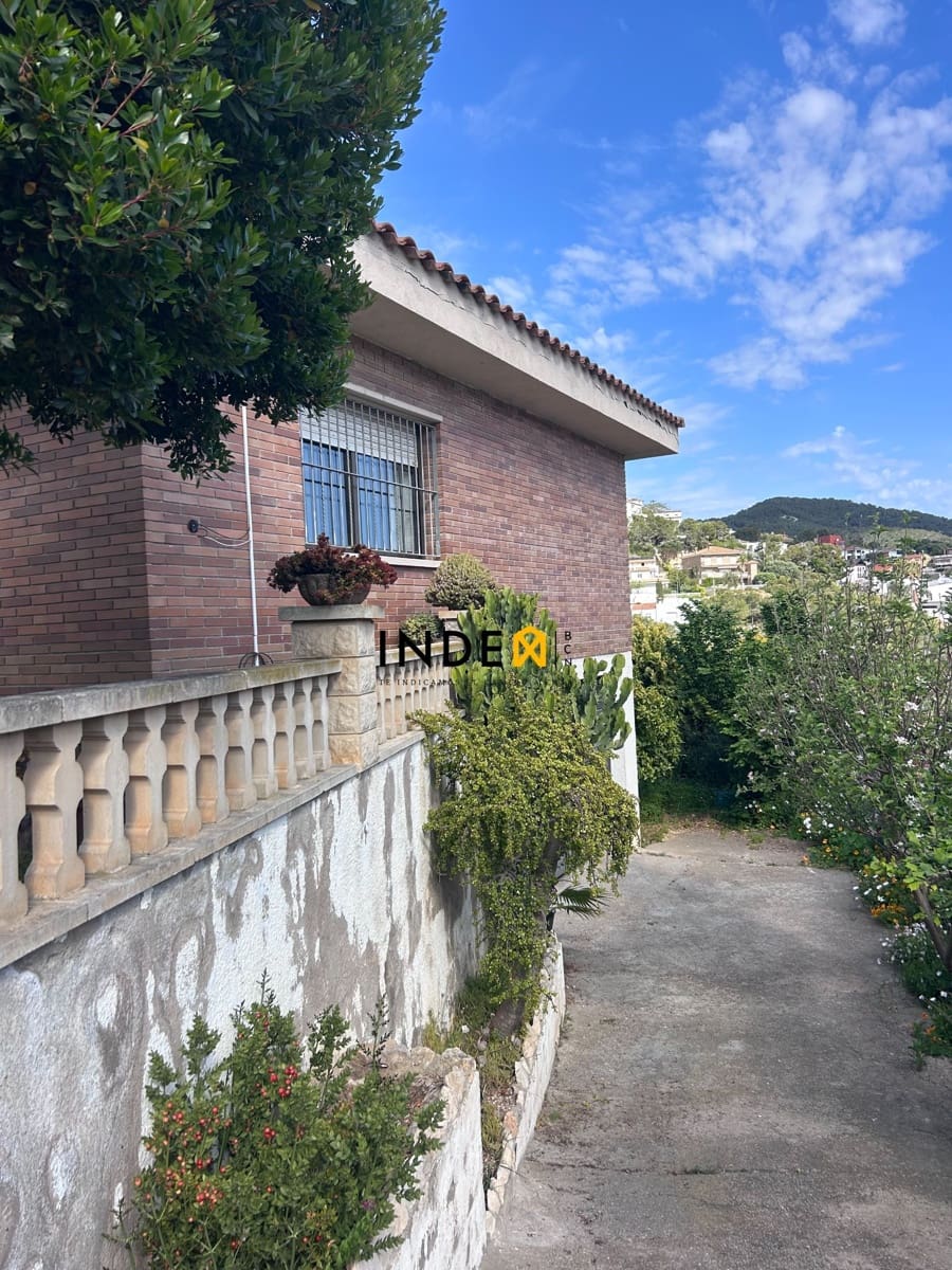 3 makuuhuone Huvila myytävänä paikassa Sitges mukana 
autotalli - 685 000 € (Ref: 9806178)