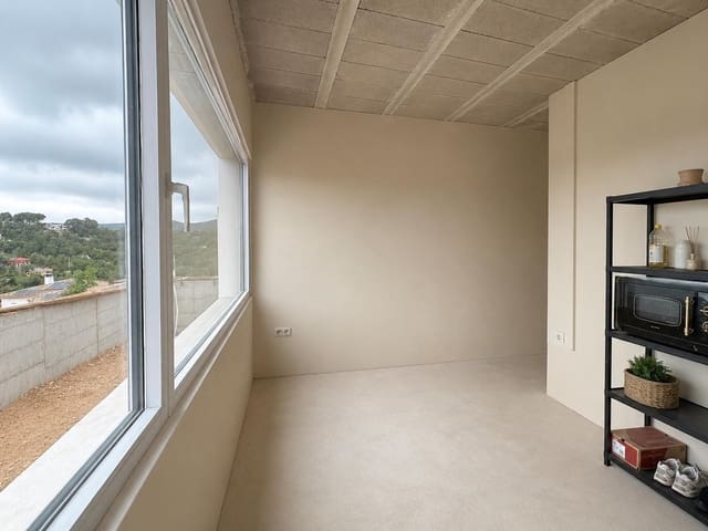 Chalet de 4 habitaciones en Canyelles en venta con garaje - 675.000 € (Ref: 9838945)
