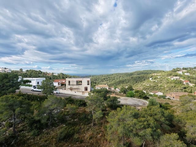 Chalet de 4 habitaciones en Canyelles en venta con garaje - 675.000 € (Ref: 9838945)