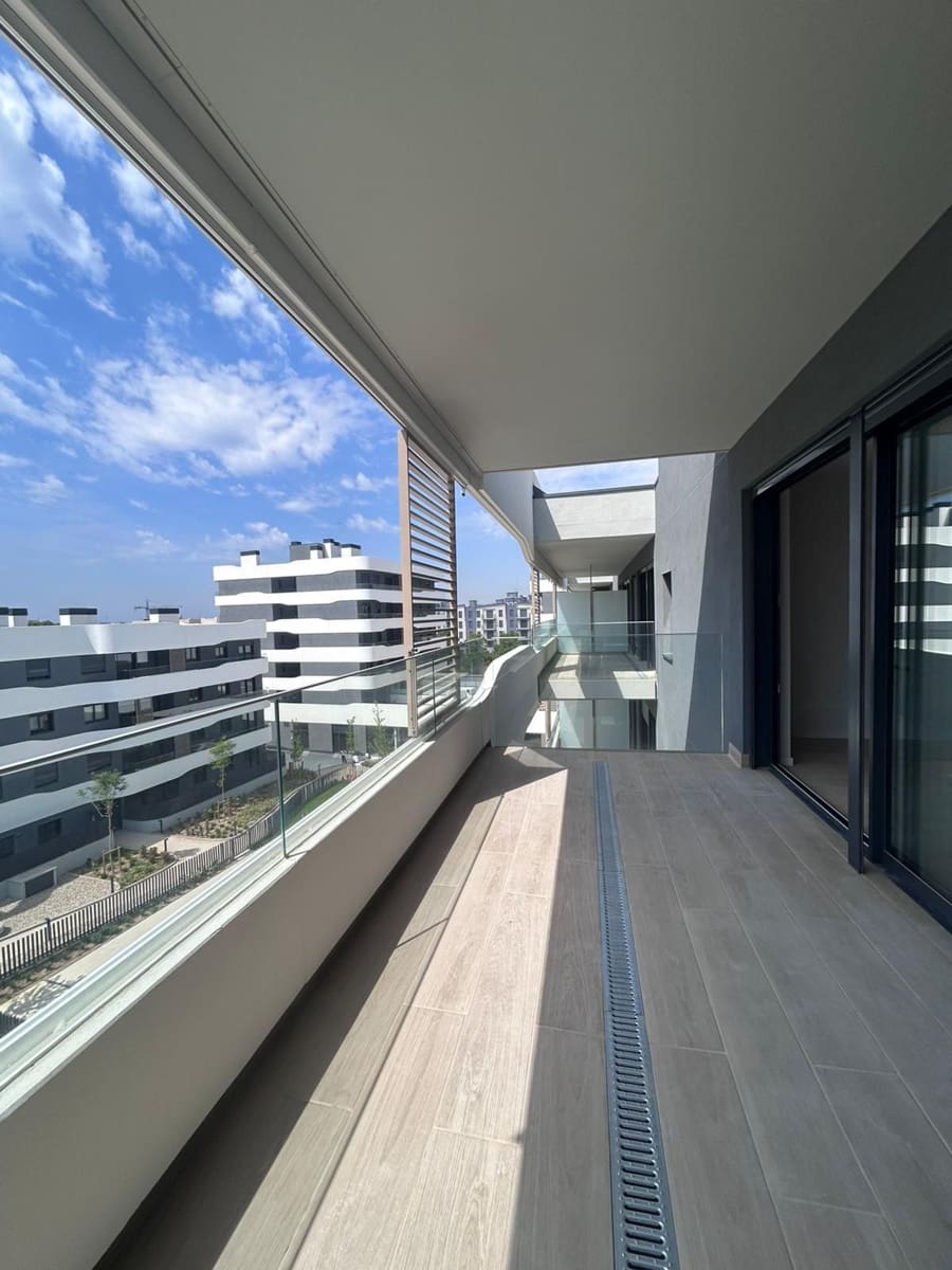 2 bedroom Flat for rent in Sant Pere de Ribes with pool garage - € 2,200 (Ref: 9851640)