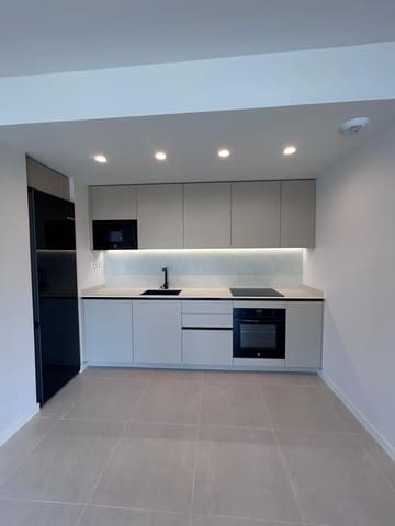 Piso de 2 habitaciones en Sant Pere de Ribes en alquiler con piscina garaje - 1.900 € (Ref: 9851641)
