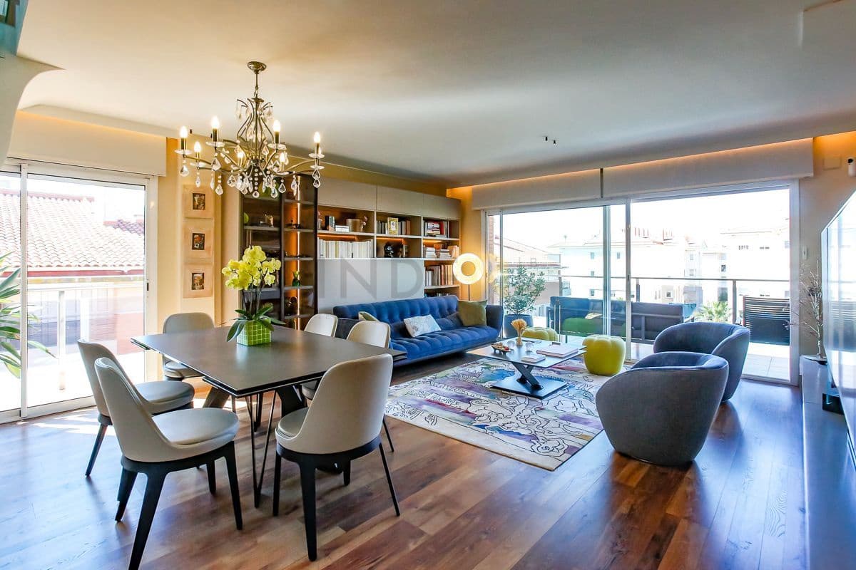 4 soverom Penthouse til salgs i Sitges med svømmebasseng garasje - € 895 000 (Ref: 9868268)