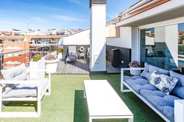 4 soverom Penthouse til salgs i Sitges med svømmebasseng garasje - € 895 000 (Ref: 9868268)