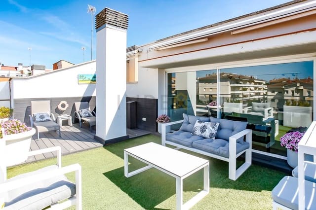 4 soverom Penthouse til salgs i Sitges med svømmebasseng garasje - € 895 000 (Ref: 9868268)