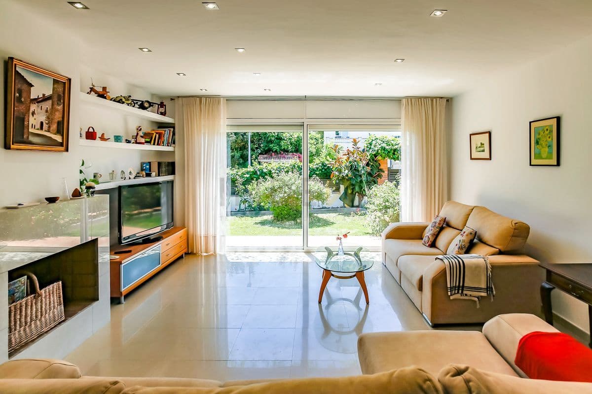 4 bedroom Villa for sale in Cubelles with pool garage - € 1,100,000 (Ref: 9880638)