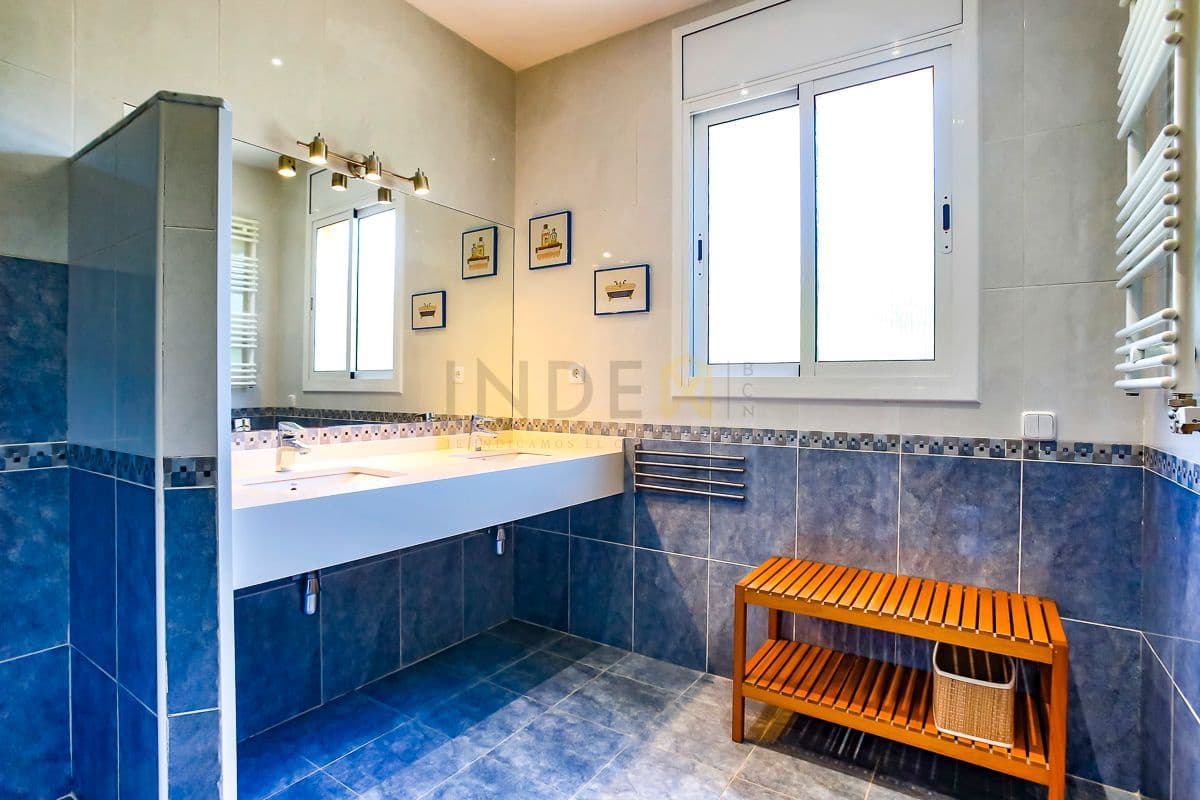 4 bedroom Villa for sale in Cubelles with pool garage - € 1,100,000 (Ref: 9880638)
