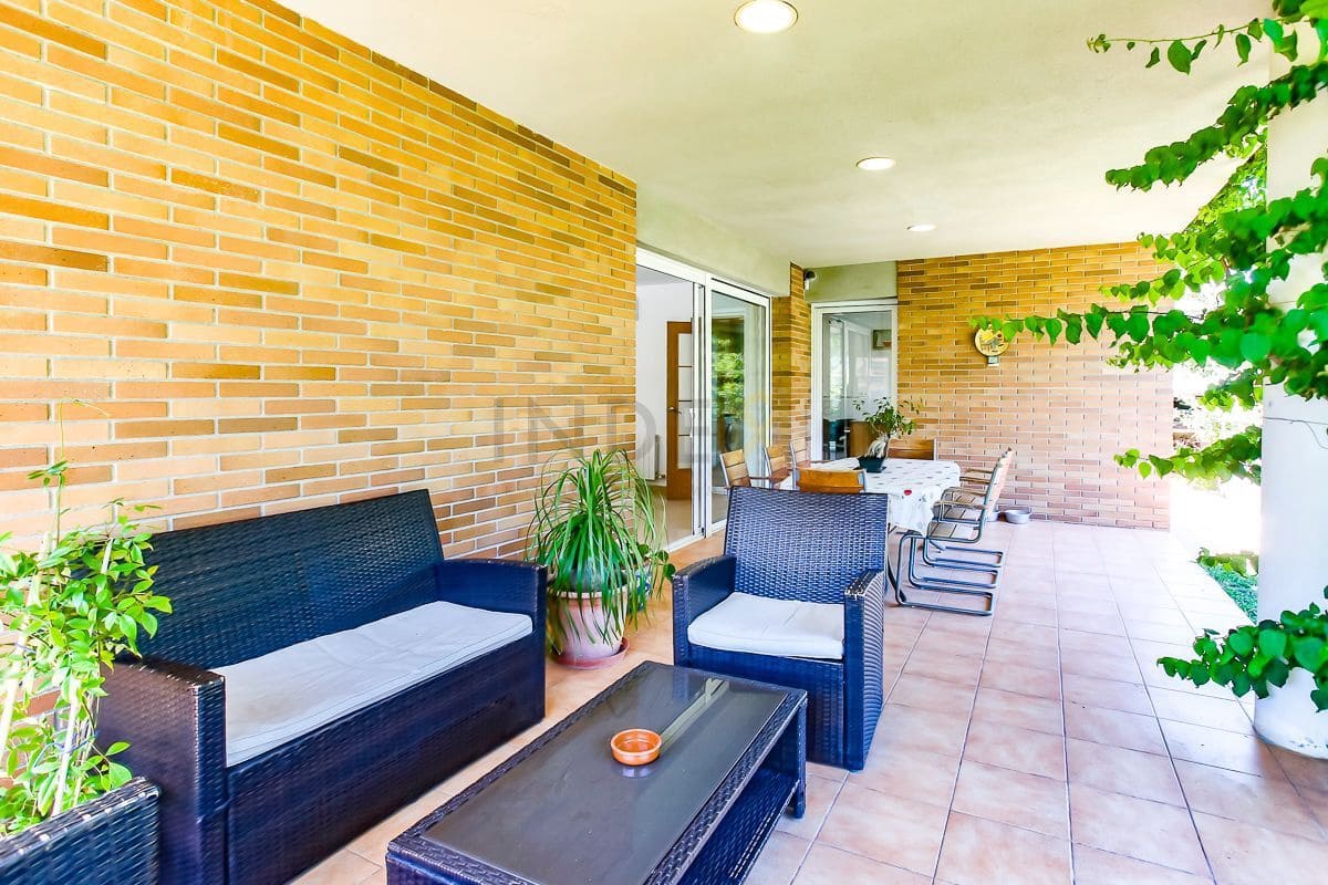 4 bedroom Villa for sale in Cubelles with pool garage - € 1,100,000 (Ref: 9880638)
