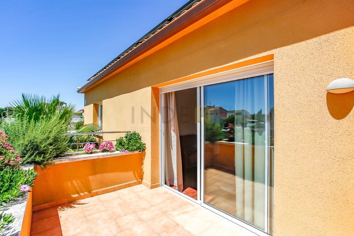 4 bedroom Villa for sale in Cubelles with pool garage - € 1,100,000 (Ref: 9880638)