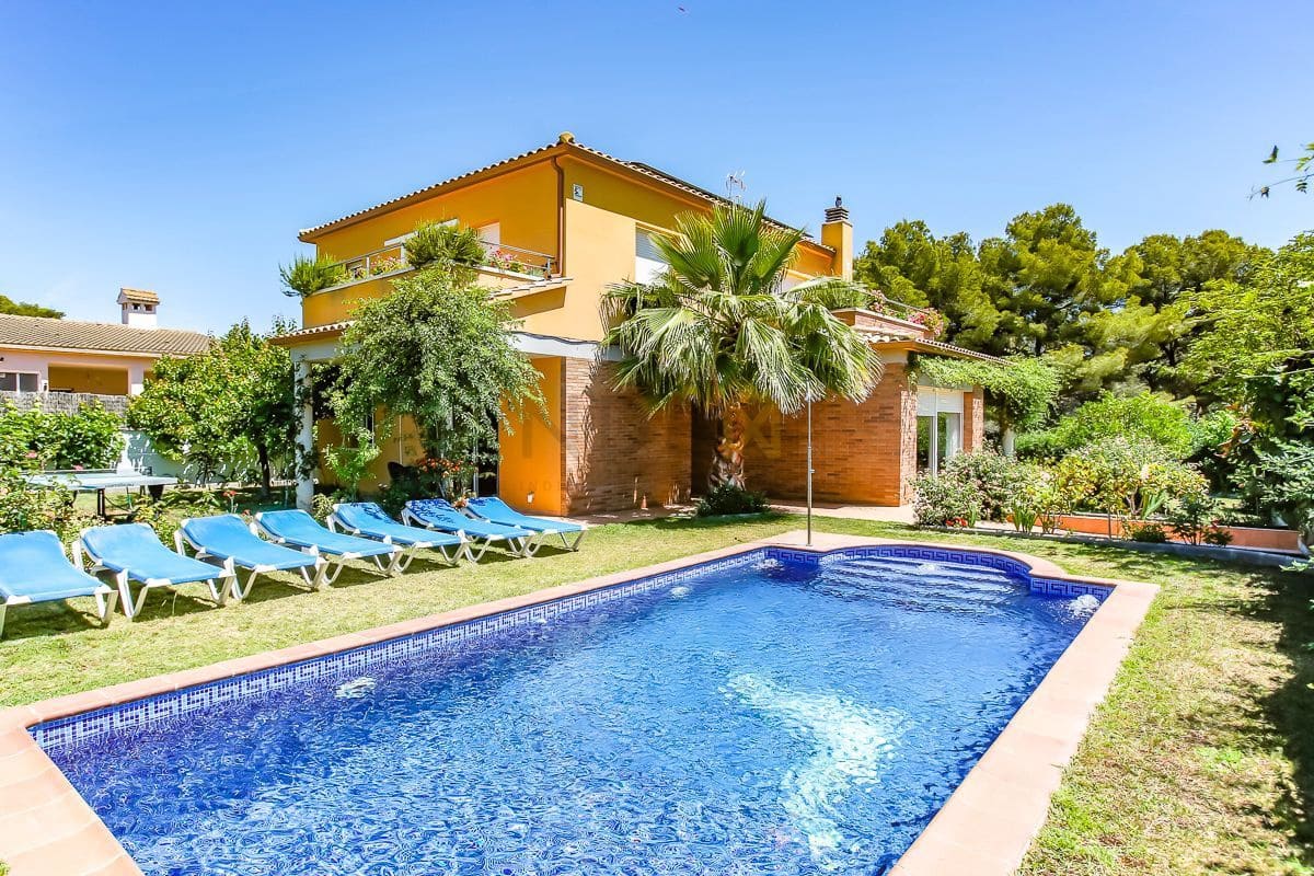 4 bedroom Villa for sale in Cubelles with pool garage - € 1,100,000 (Ref: 9880638)
