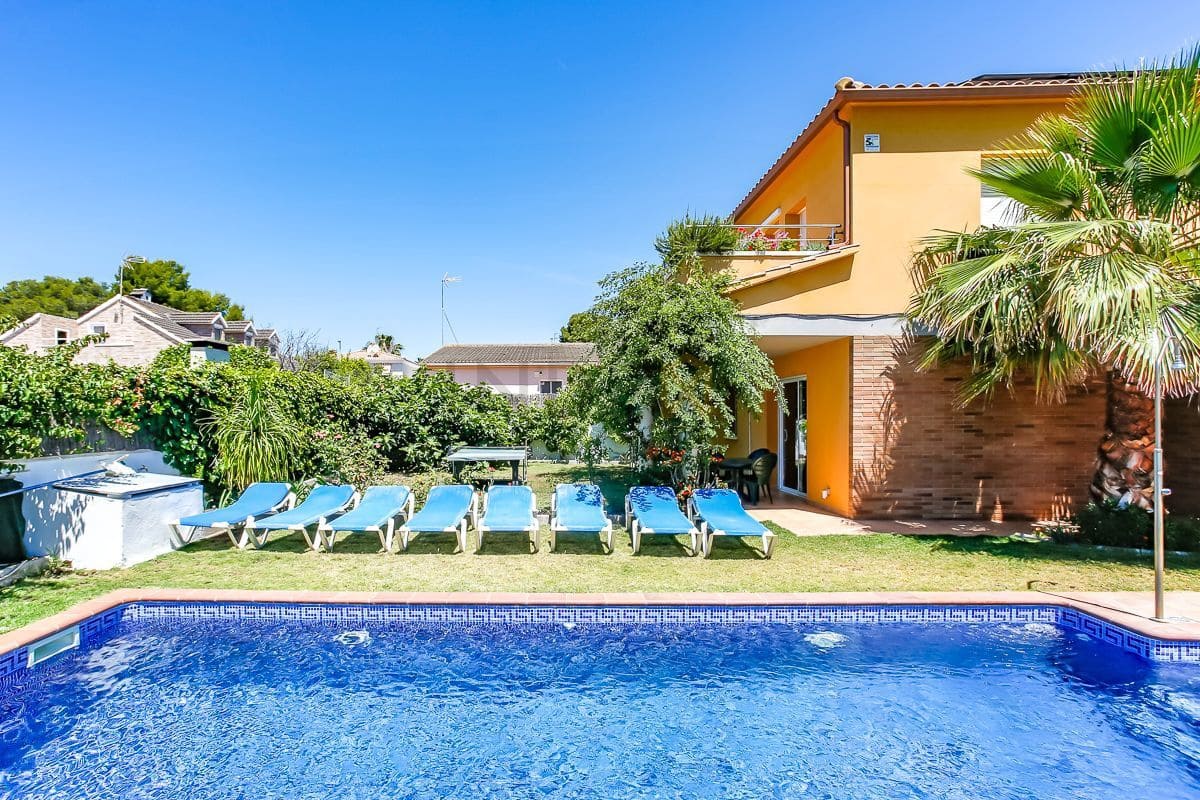 4 bedroom Villa for sale in Cubelles with pool garage - € 1,100,000 (Ref: 9880638)