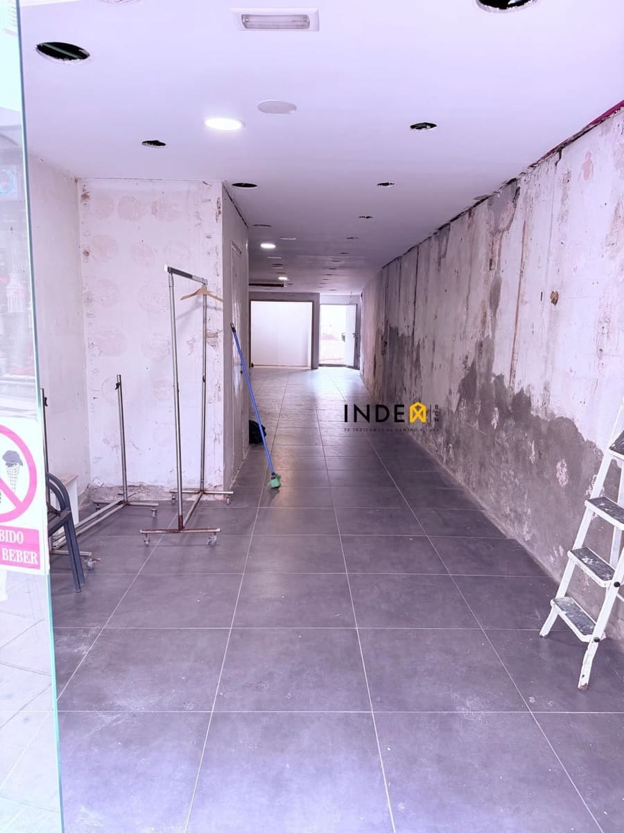 Kaupallinen vuokrattavana paikassa Sitges - 3 200 € (Ref: 9884139)