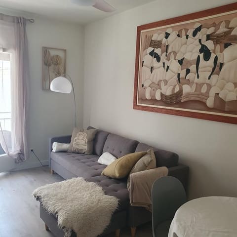 3 bedroom Flat for rent in Sitges - € 1,900 (Ref: 9896210)