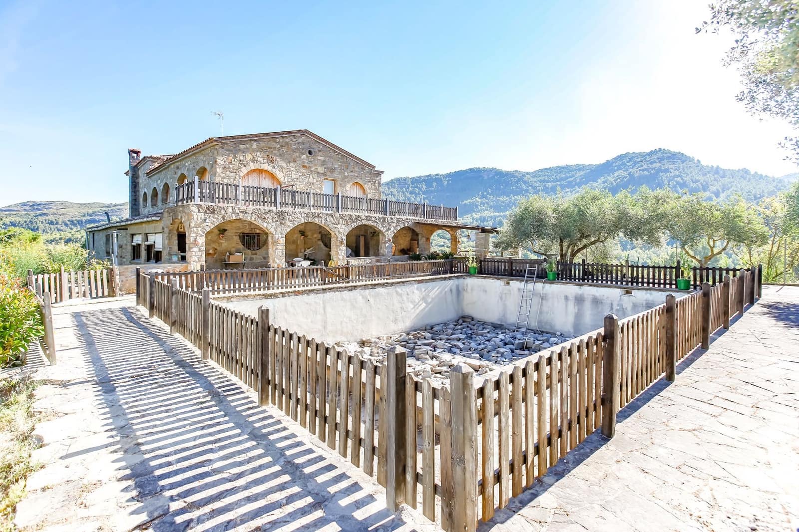 6 bedroom Finca/Country House for sale in Sant Vicenc de Castellet with pool garage - € 832,000 (Ref: 9915292)