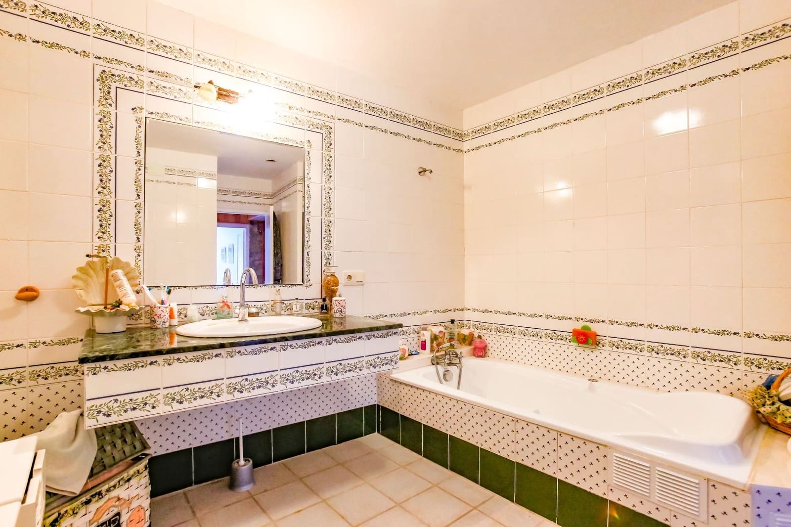 6 bedroom Finca/Country House for sale in Sant Vicenc de Castellet with pool garage - € 832,000 (Ref: 9915292)