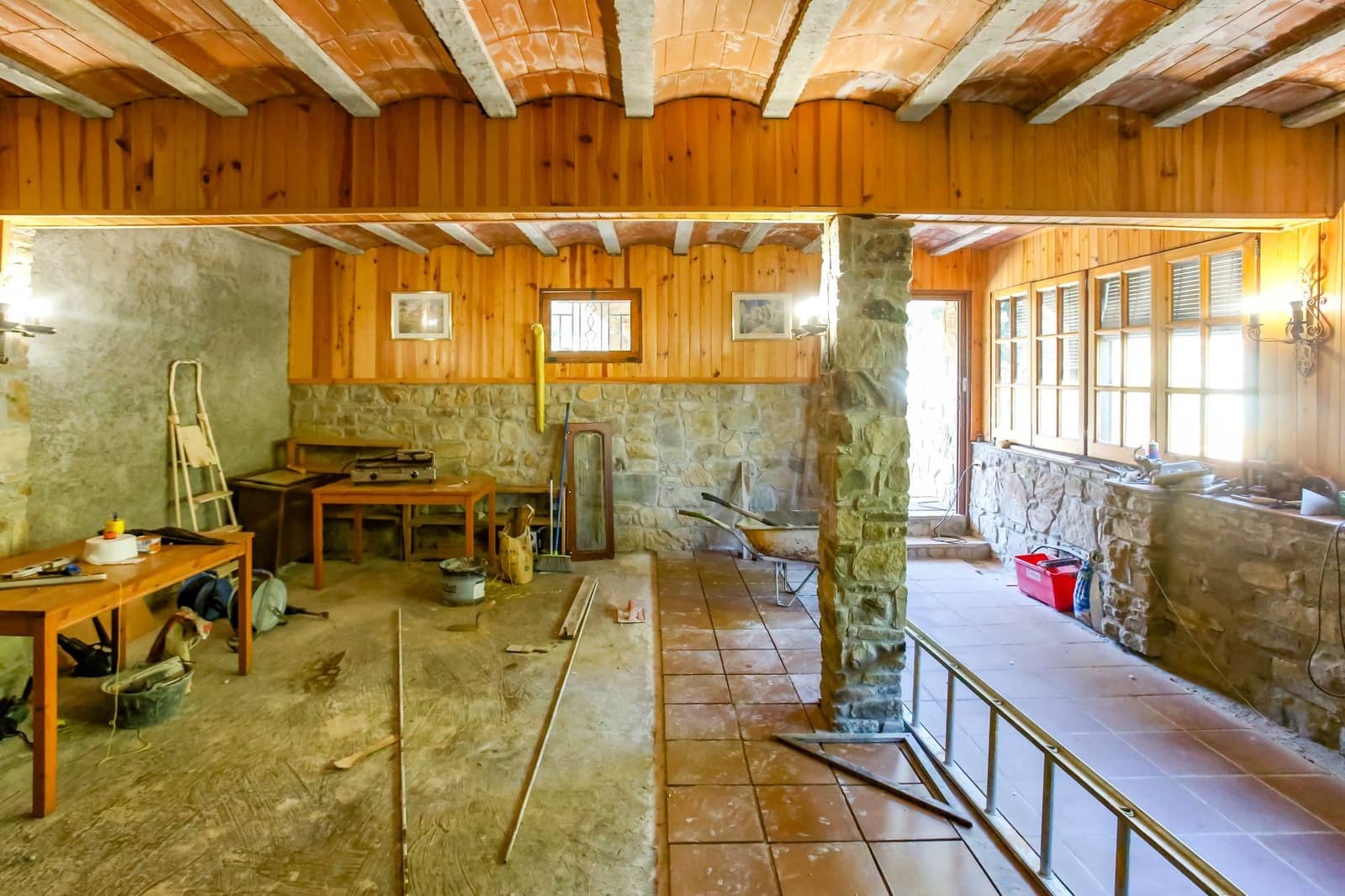 6 bedroom Finca/Country House for sale in Sant Vicenc de Castellet with pool garage - € 832,000 (Ref: 9915292)