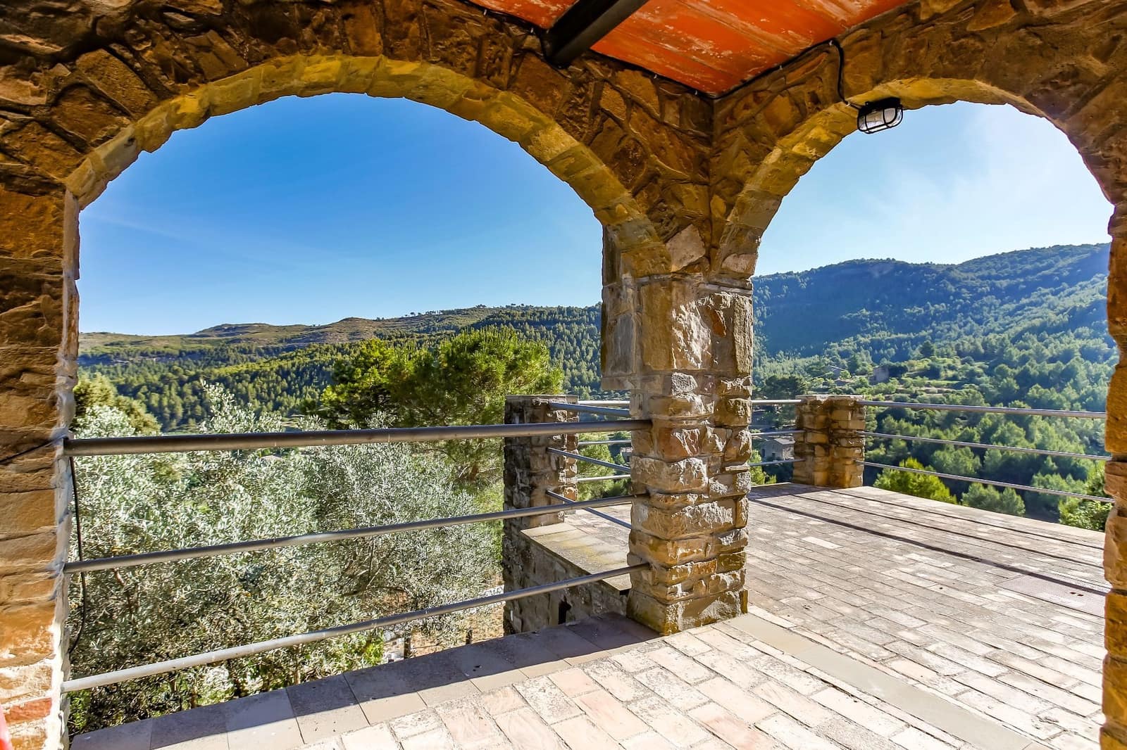 6 bedroom Finca/Country House for sale in Sant Vicenc de Castellet with pool garage - € 832,000 (Ref: 9915292)