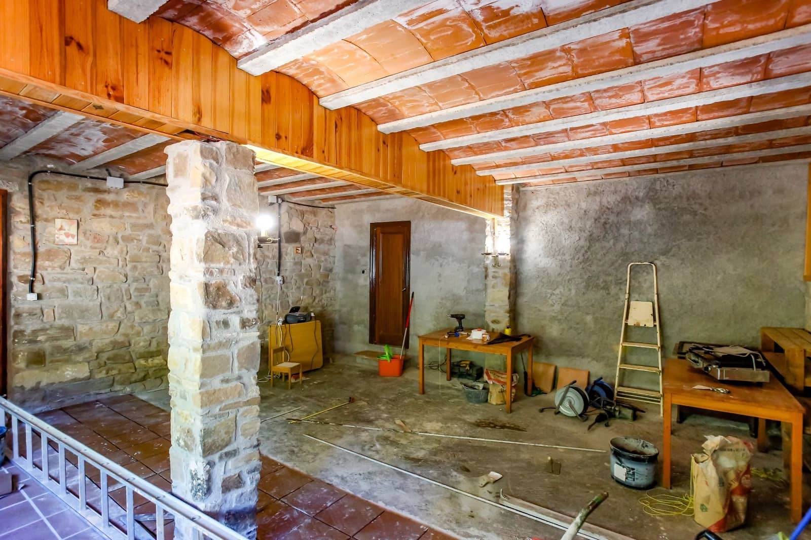6 bedroom Finca/Country House for sale in Sant Vicenc de Castellet with pool garage - € 832,000 (Ref: 9915292)