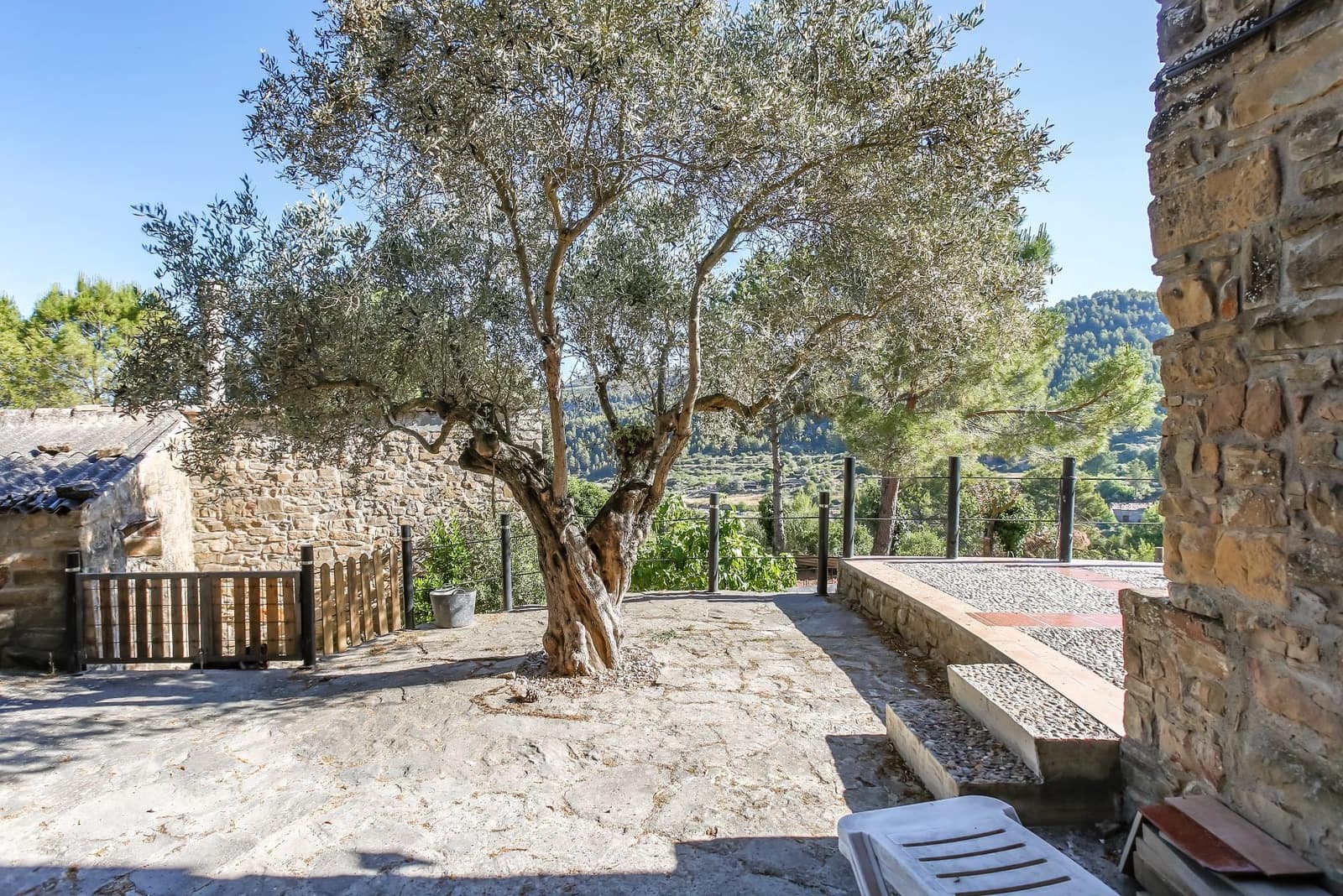 6 bedroom Finca/Country House for sale in Sant Vicenc de Castellet with pool garage - € 832,000 (Ref: 9915292)