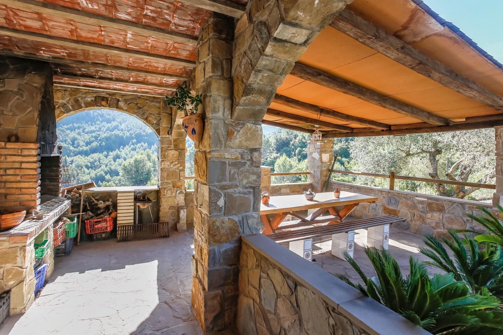 6 bedroom Finca/Country House for sale in Sant Vicenc de Castellet with pool garage - € 832,000 (Ref: 9915292)