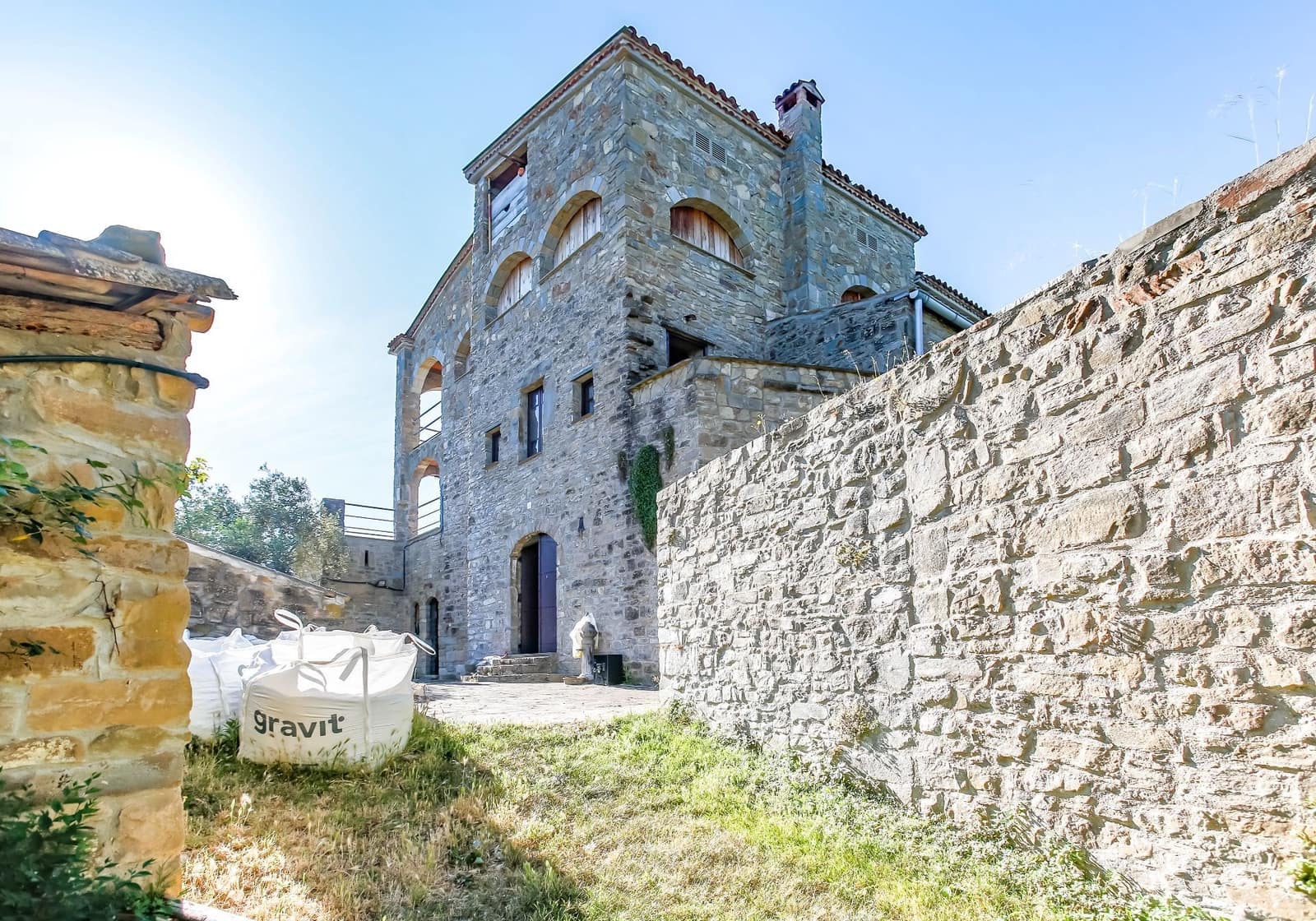 6 bedroom Finca/Country House for sale in Sant Vicenc de Castellet with pool garage - € 832,000 (Ref: 9915292)