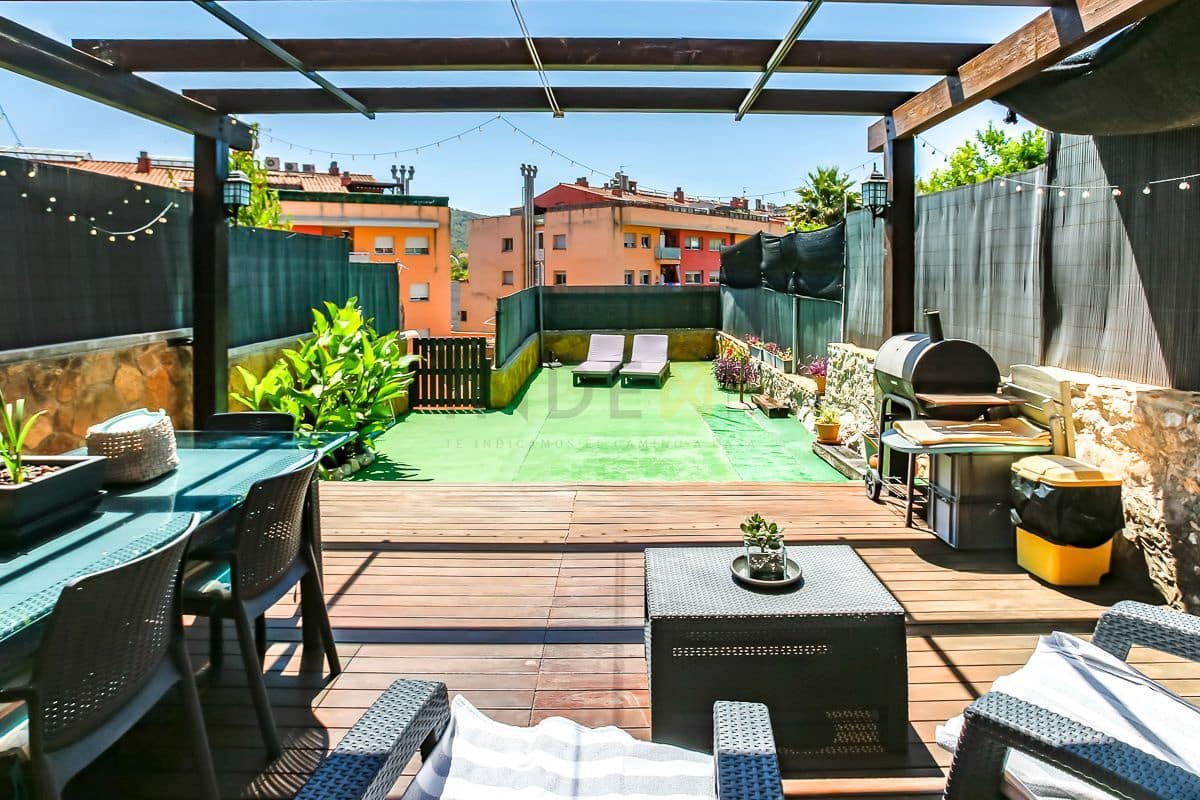 4 bedroom Villa for sale in Olivella with garage - € 360,000 (Ref: 9928842)