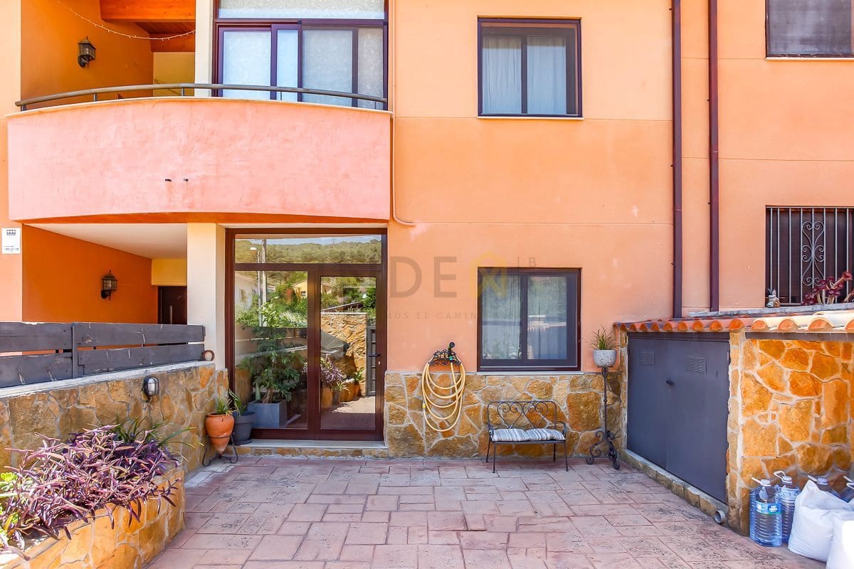 4 bedroom Villa for sale in Olivella with garage - € 360,000 (Ref: 9928842)