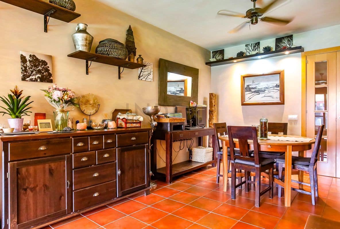4 bedroom Villa for sale in Olivella with garage - € 360,000 (Ref: 9928842)